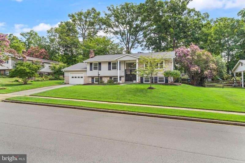 5012 Portsmouth Rd, Fairfax, VA 22032