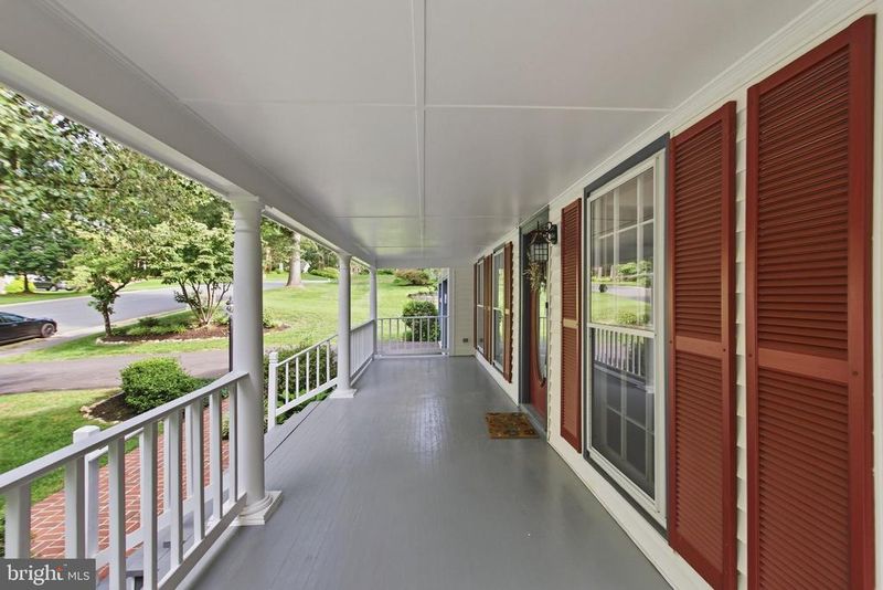 12207 Knightsbridge Dr, Woodbridge, VA 22192