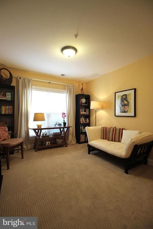 421 N George Mason Dr, Arlington, VA 22203