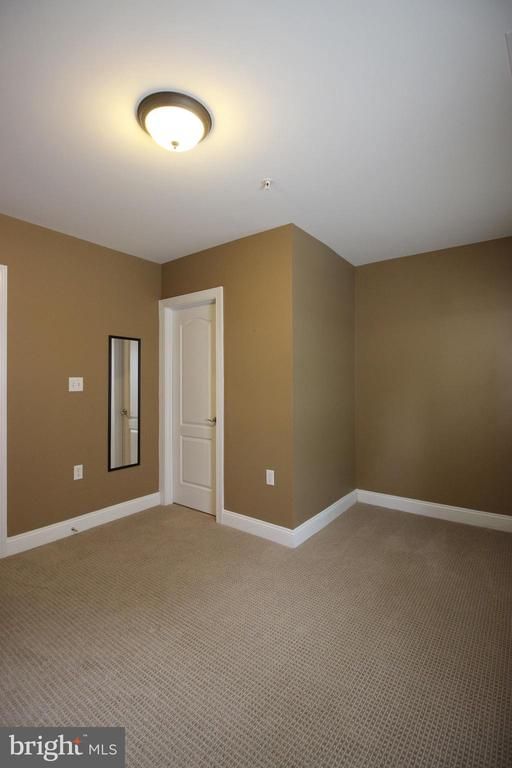 421 N George Mason Dr, Arlington, VA 22203