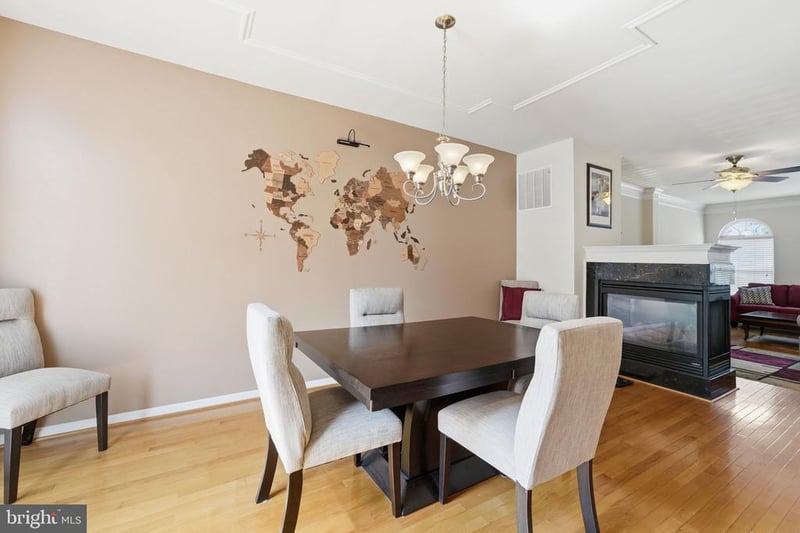 7033 Little Thames Dr, Gainesville, VA 20155