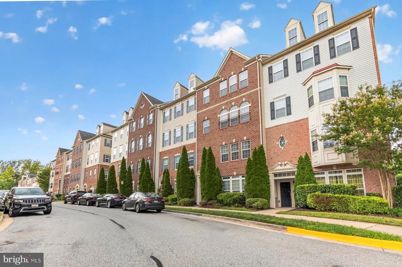 5774 Virginia Ln #64, Oxon Hill, MD 20745