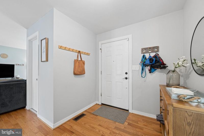 9500 Bell Vernon Pl, Gaithersburg, MD 20886