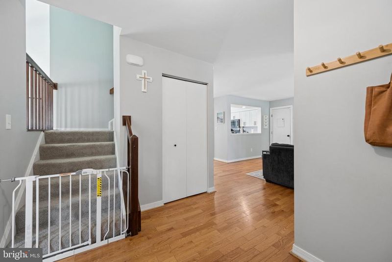 9500 Bell Vernon Pl, Gaithersburg, MD 20886