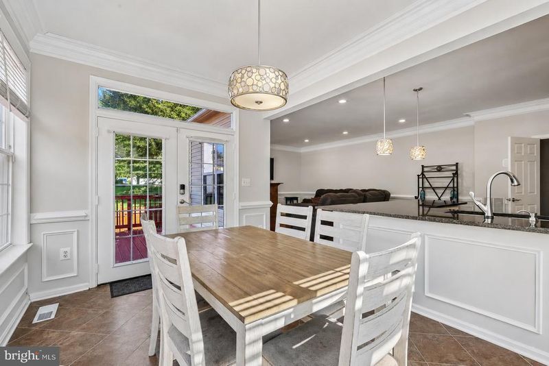 6217 Oakland Dr, Woodbridge, VA 22193