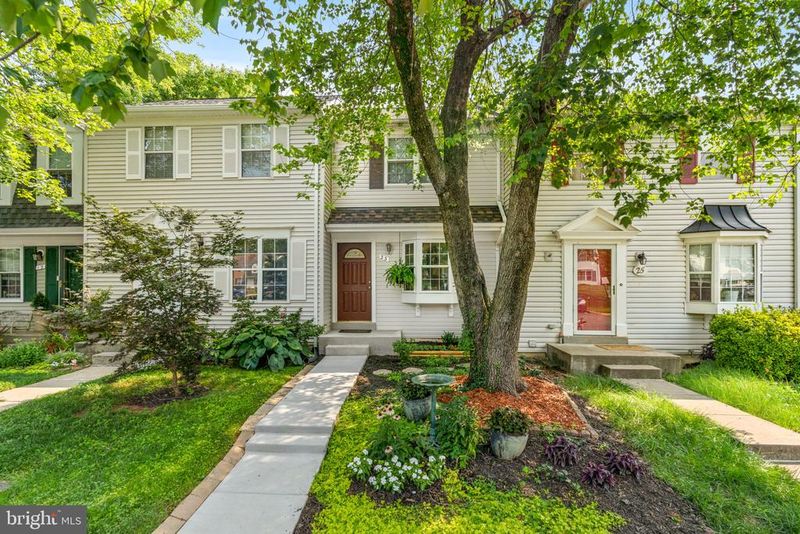 23 Dulany Ct, Sterling, VA 20165