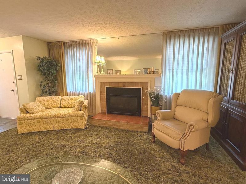 8484 Linwood Dr, Ellicott City, MD 21043