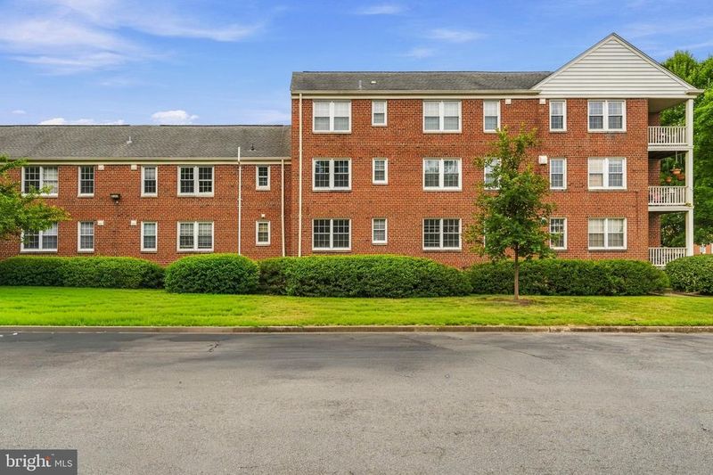 6610 E Wakefield Dr #C1, Alexandria, VA 22307