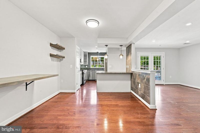 4167 S Four Mile Run Dr #301, Arlington, VA 22204