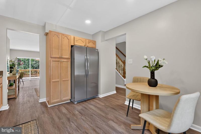 3926 Collis Oak Ct, Fairfax, VA 22033