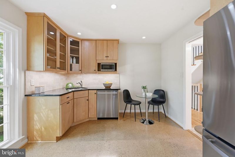 10908 Wickshire Way #F-5, Rockville, MD 20852