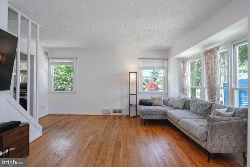 6630 Cornell Dr, Alexandria, VA 22307