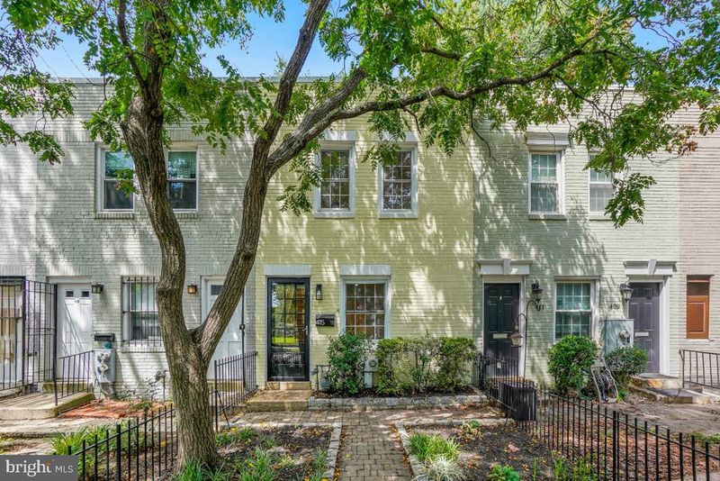 415 17th St SE, Washington, DC 20003