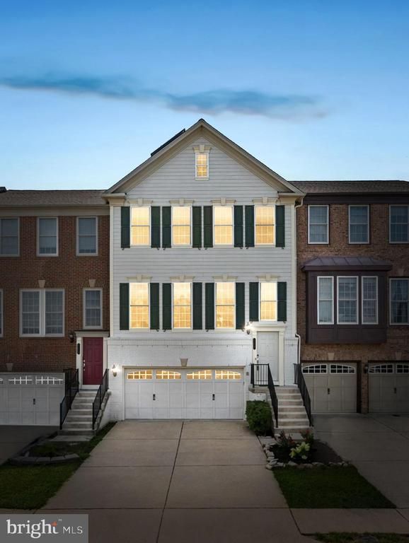 126 Great Laurel Sq, Leesburg, VA 20175