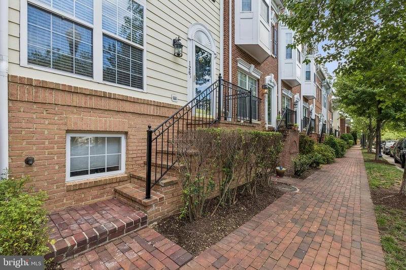 126 Cameron Station Blvd, Alexandria, VA 22304