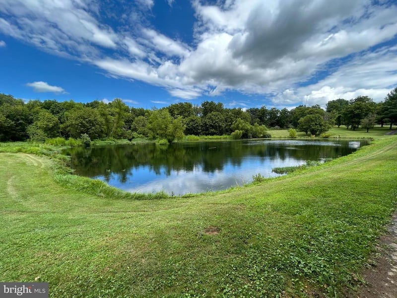 14205 Milltown Rd, Lovettsville, VA 20180