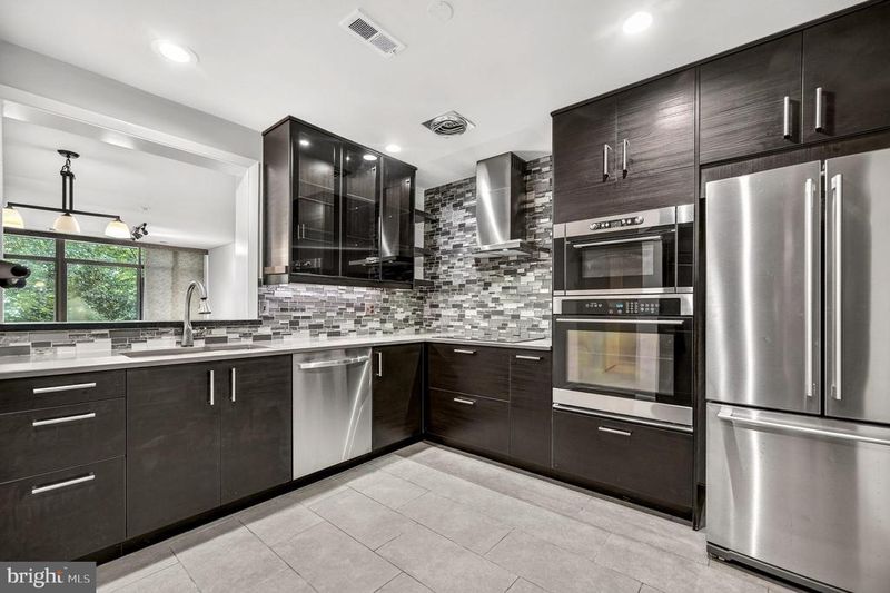 2212 S Randolph St #1, Arlington, VA 22204