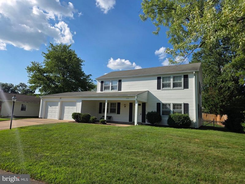 13124 Memory Ln, Fairfax, VA 22033