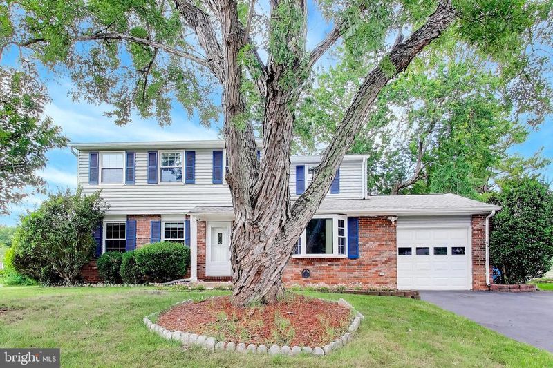 9152 Burke Rd, Burke, VA 22015