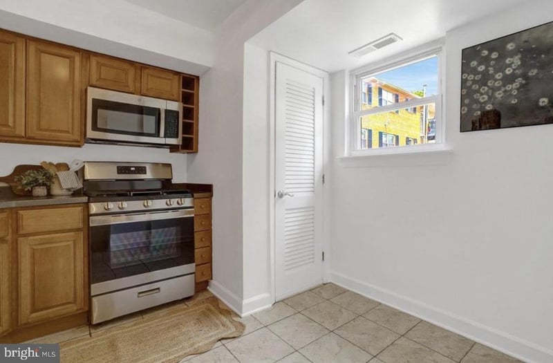 5934 Mayflower Ct, Alexandria, VA 22312