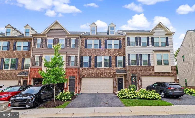 10010 Dorsey Ln, Lanham, MD 20706