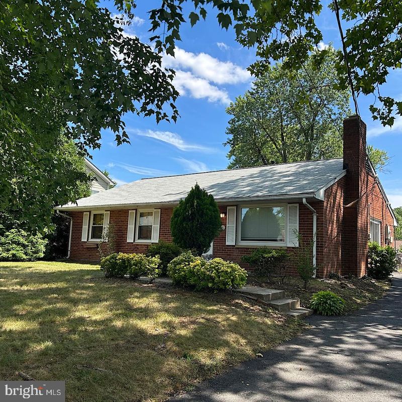6211 Everglades, Alexandria, VA 22312