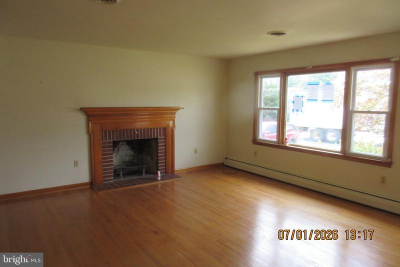 326 N Church St, Thurmont, MD 21788