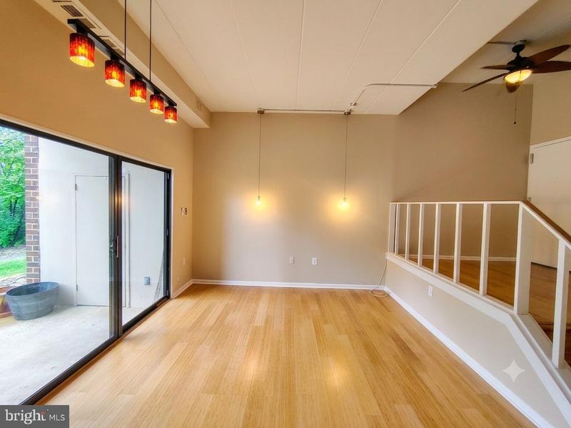 104 Roberts Ln #100, Alexandria, VA 22314