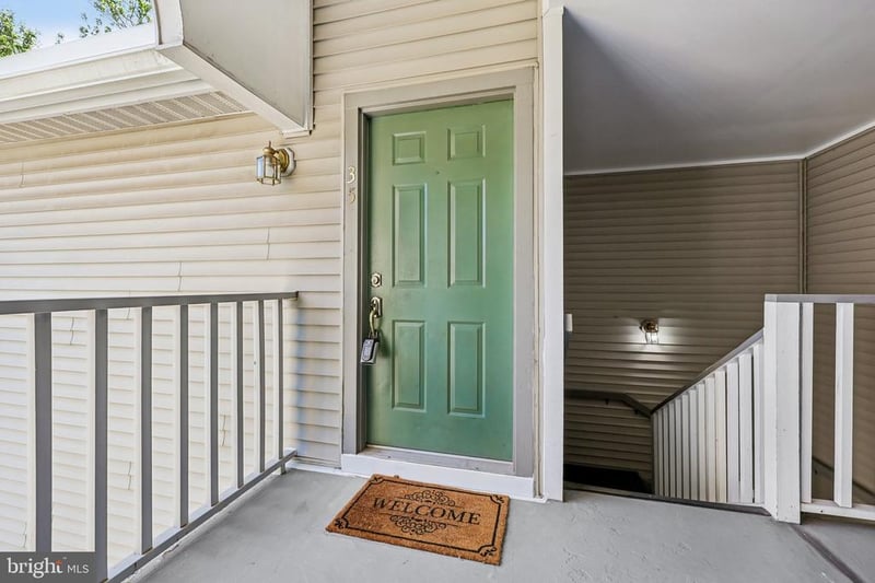 5612 Willoughby Newton Dr #35, Centreville, VA 20120