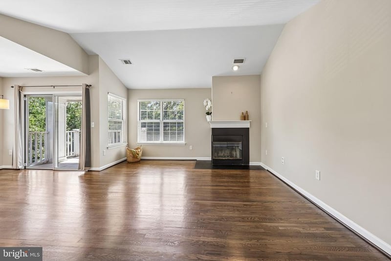 5612 Willoughby Newton Dr #35, Centreville, VA 20120