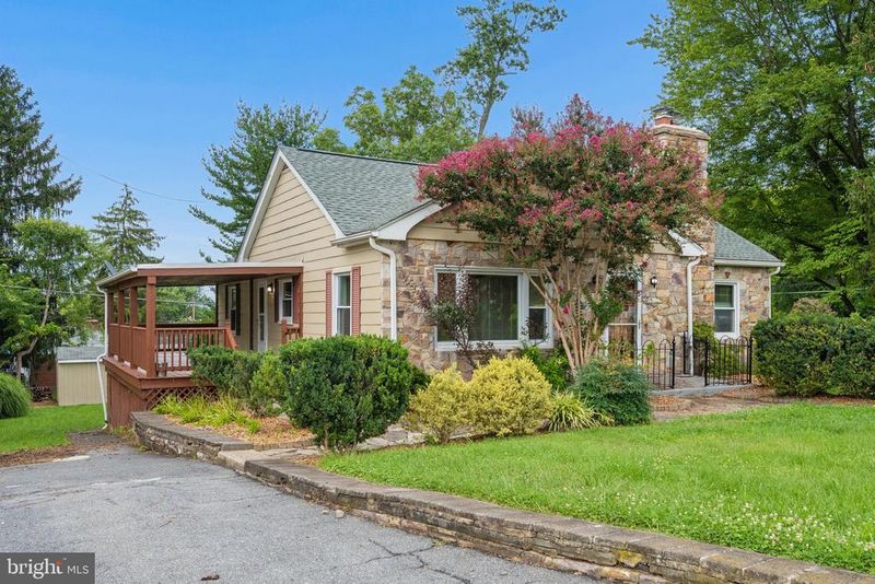 8995 Hamburg Rd, Frederick, MD 21702