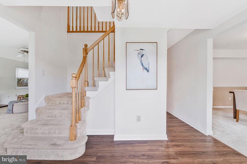 13202 Moss Ranch Ln, Fairfax, VA 22033