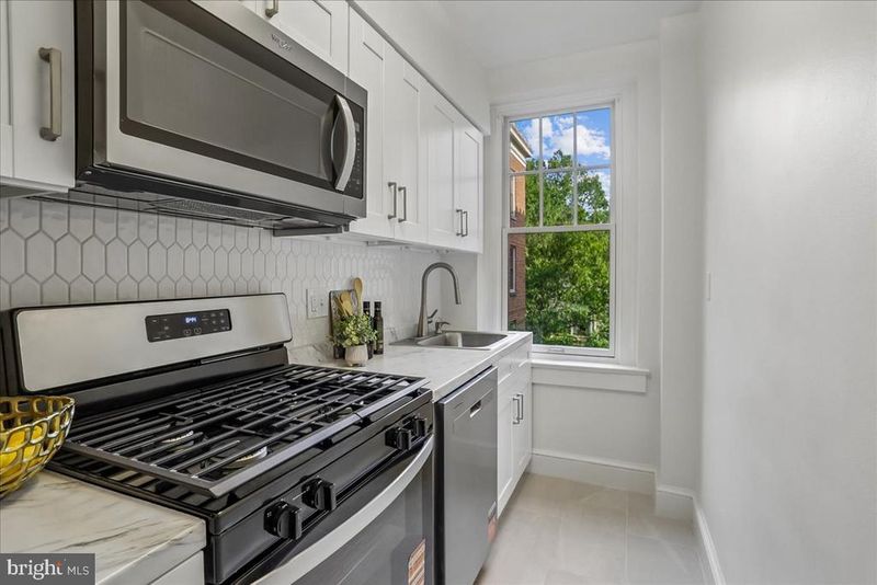 2410 20th St NW #208, Washington, DC 20009