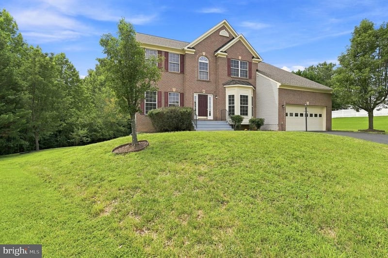 2 Basalt Dr, Fredericksburg, VA 22406