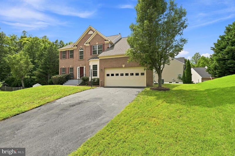 2 Basalt Dr, Fredericksburg, VA 22406