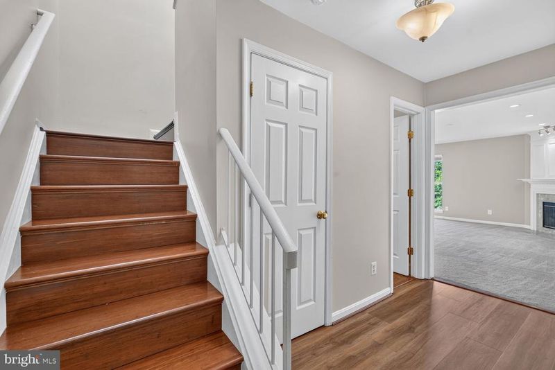 8211 Crossbrook Ct #202, Lorton, VA 22079