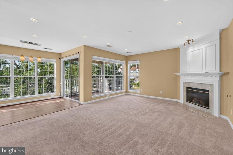 8211 Crossbrook Ct #202, Lorton, VA 22079