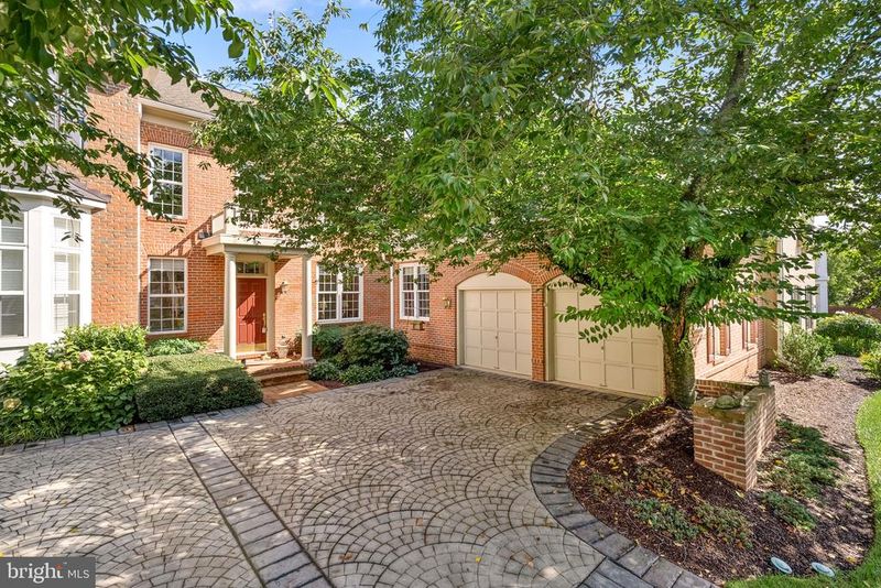 18417 Lanier Island Sq, Leesburg, VA 20176