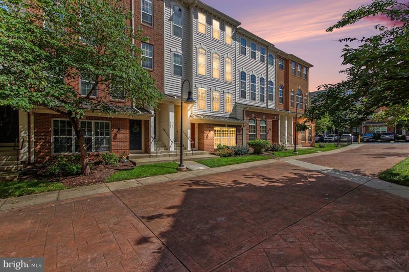 6109 Aster Haven Cir, Haymarket, VA 20169