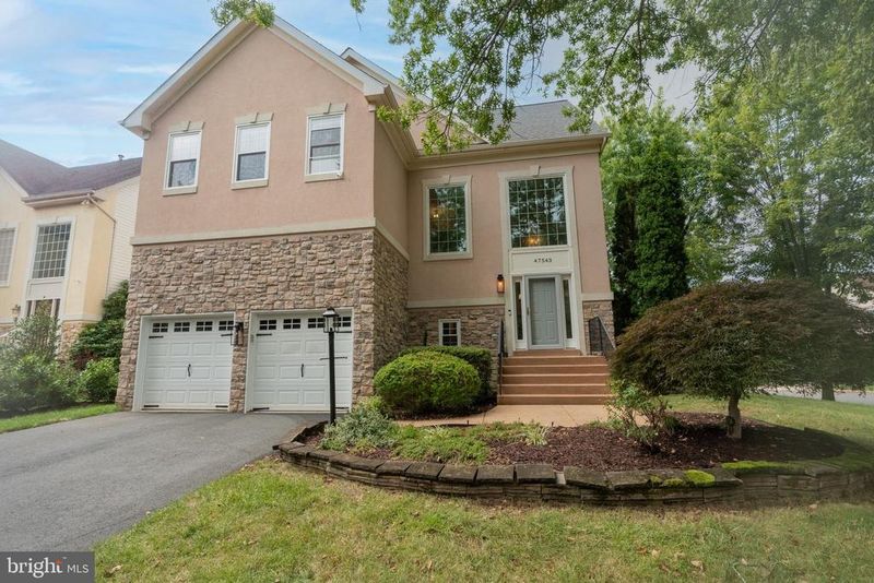 47543 Rippling Dr, Sterling, VA 20165