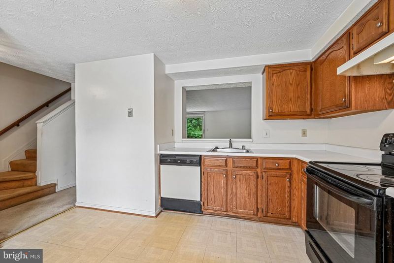 8366 Silver Trumpet Dr, Columbia, MD 21045