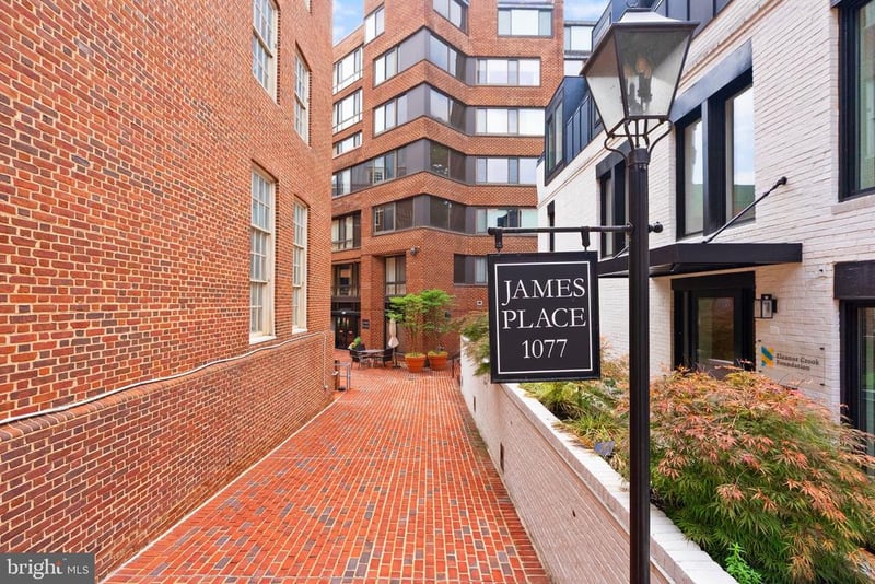 1077 30th St NW #201, Washington, DC 20007