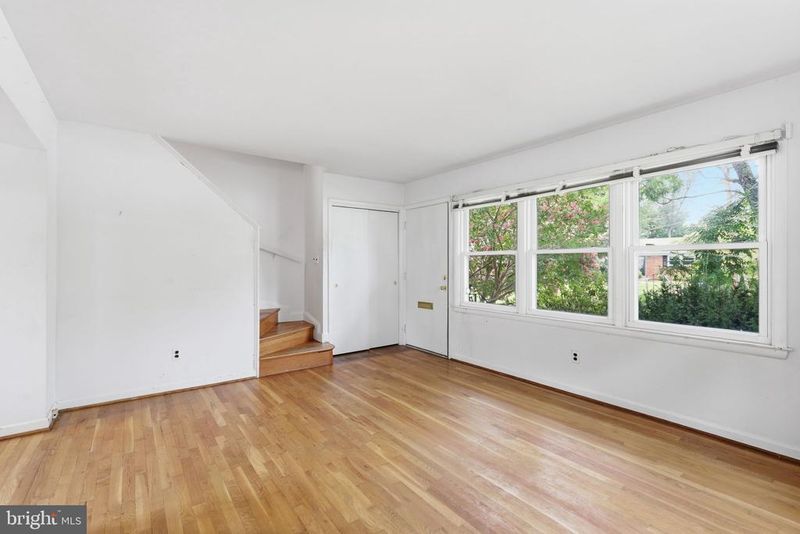 11334 Mitscher St, Kensington, MD 20895