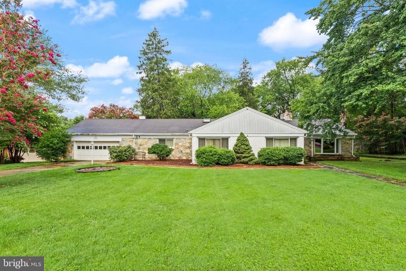 3130 Chichester Ln, Fairfax, VA 22031