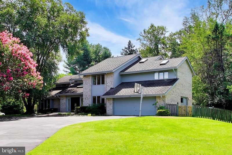 1 Monterra Ct, Rockville, MD 20850