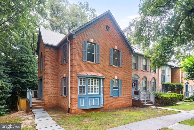 12510 Sweet Leaf Ter, Fairfax, VA 22033