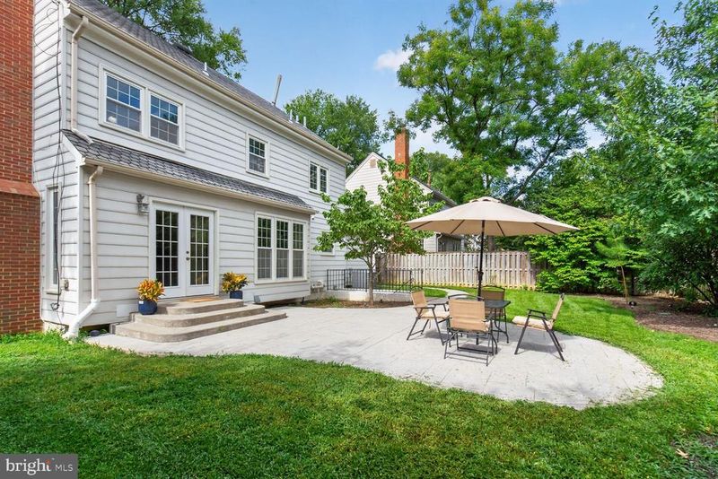 4714 8th St S, Arlington, VA 22204