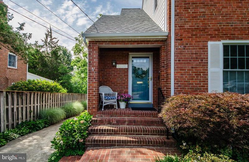 6200 18th Rd N, Arlington, VA 22205