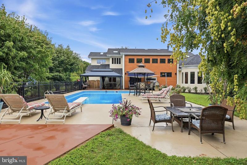 6053 White Flint Dr, Frederick, MD 21702