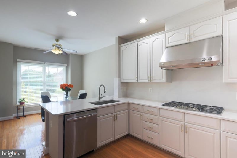 22918 N Brown Sq, Ashburn, VA 20148